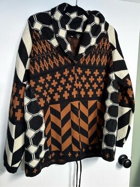 Geometric Pattern Sweater with Snaps